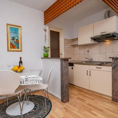Studio Fabjanac Apartment Trogir